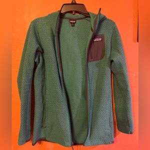 Women’s Patagonia R3 hoodie
